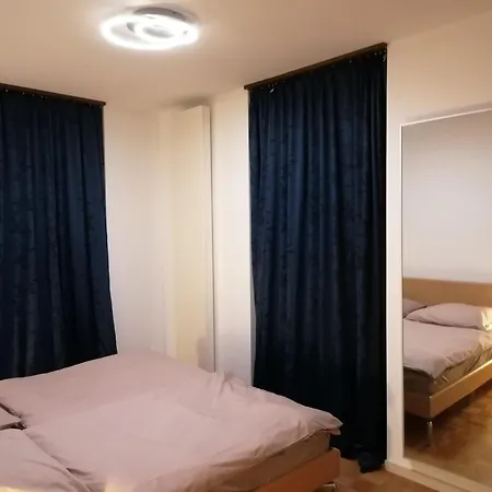 Apartment Exklusive In Architekten Villa, Naehe Theater *