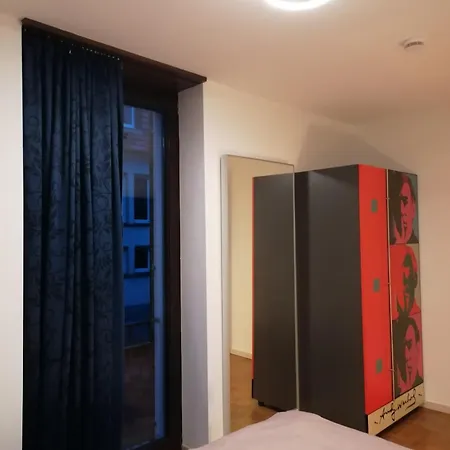 Apartment Exklusive In Architekten Villa, Naehe Theater