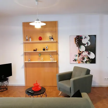 Exklusive In Architekten Villa, Naehe Theater Apartment