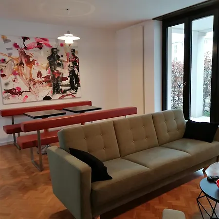 Exklusive In Architekten Villa, Naehe Theater Apartment