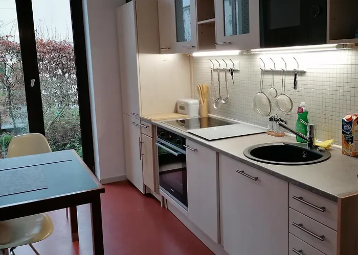 Exklusive In Architekten Villa, Nähe Theater Apartment