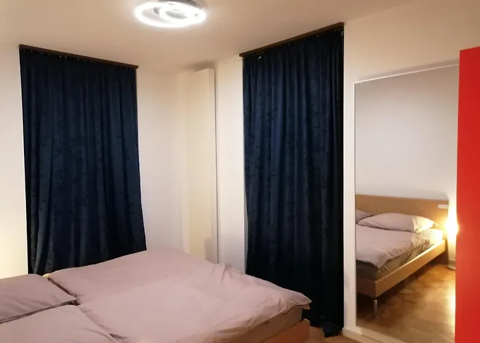 Apartment Exklusive In Architekten Villa, Nähe Theater *